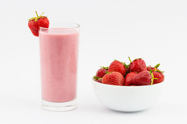 Strawberry smoothie with fresh strawberry