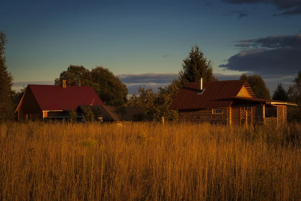 Pueblo ruso al atardecer — Foto de Stock