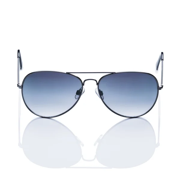 Gafas de sol Aviator aisladas sobre fondo blanco Fotos de stock libres de derechos