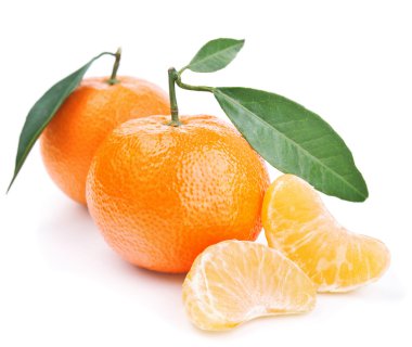 mandalina beyaz izole yaprakları ile