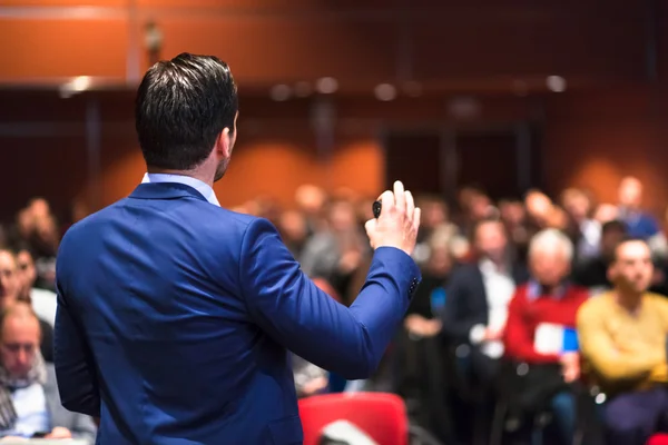 Ομιλία δημόσιου ομιλητή στο Business Event. — Φωτογραφία Αρχείου