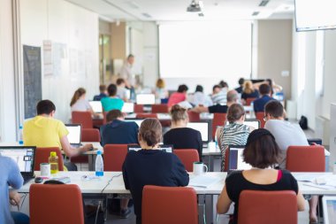 Bilişim atölye Üniversitesi'nde.