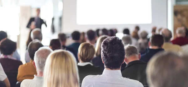 Audiencia en la sala de conferencias. — Foto de Stock