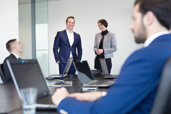 Reunião de escritório da equipe de negócios corporativa. — Fotografia de Stock