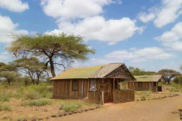 Tradiční africké safari turistická chata. — Stock fotografie