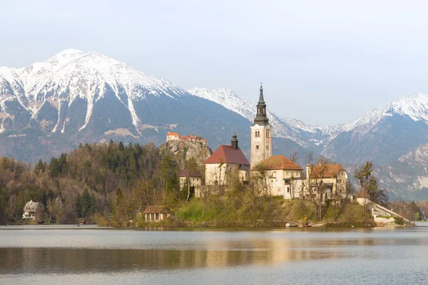 Lago Bled con iglesia de la isla, Eslovenia, Europa . — Foto de Stock