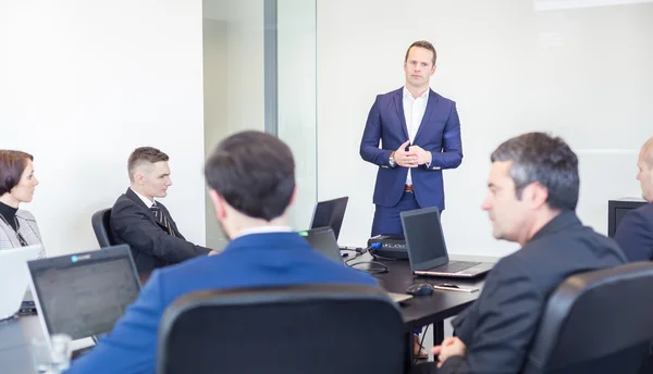 Reunião de escritório da equipe de negócios corporativa. — Fotografia de Stock