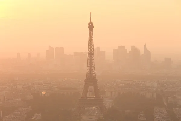 Luchtfoto van Parijs bij zonsondergang. — Stockfoto