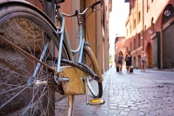 Retro cykel på gamla italienska Street. — Stockfoto