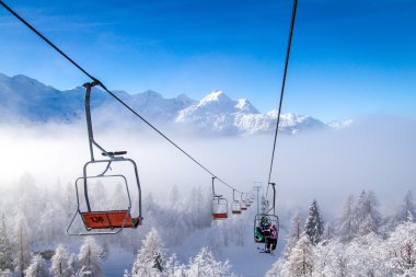 Teleferik Vogel dağlar kış, Slovenya.
