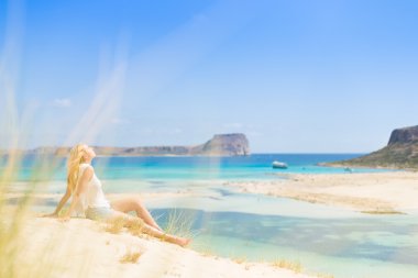 Rahat mutlu kadının tatil tarih Pzr.