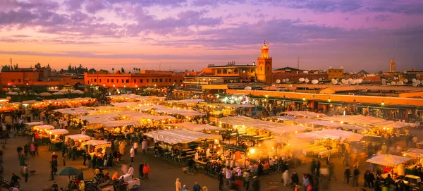 Jamaa el Fna, Marraquexe, Marrocos. — Fotografia de Stock