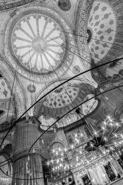 Interior de la Mezquita Azul Sultanahmet en Estambul, Turquía. — Foto de Stock