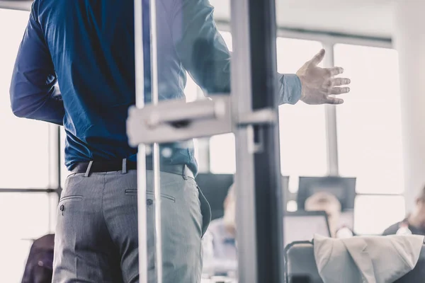 Team leader making presentation on corporate business meeting. — Stock Photo, Image