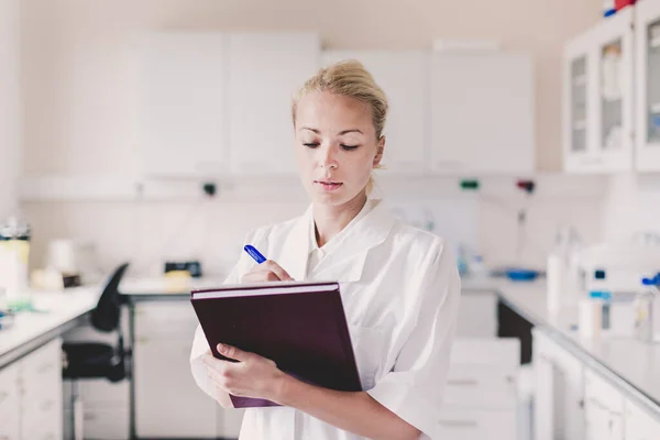 Ritratto di un timoniere professionista della cura. — Foto Stock