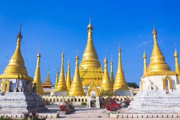 Tample buddyjska, Pindaya, Birma, Myanmar. — Zdjęcie stockowe