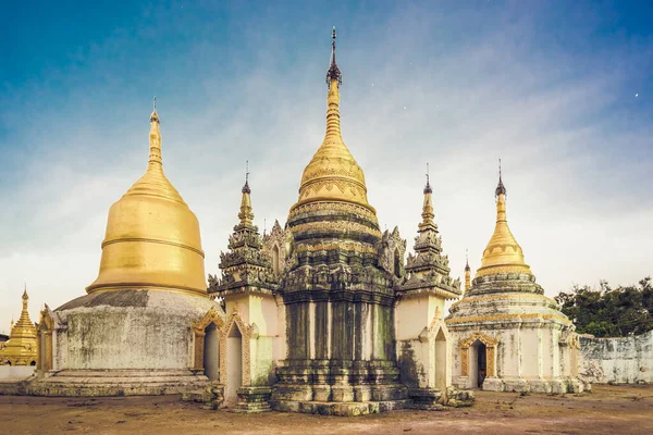 缅甸，平达亚，古代佛教寺庙. — 图库照片