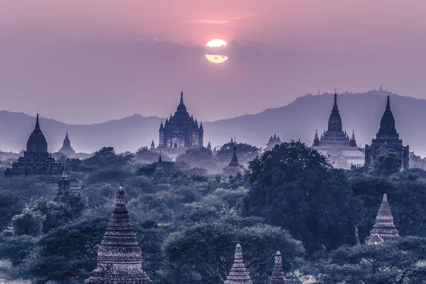 Temples of Bagan an ancient city located in the Mandalay Region of Burma, Myanmar, Asia. — Stock Photo, Image