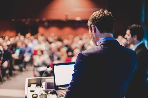 Speaker at Business Conference and Presentation. — Stock Photo, Image