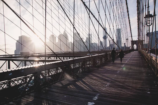 Pont de Brooklyn au coucher du soleil, New York. — Photo