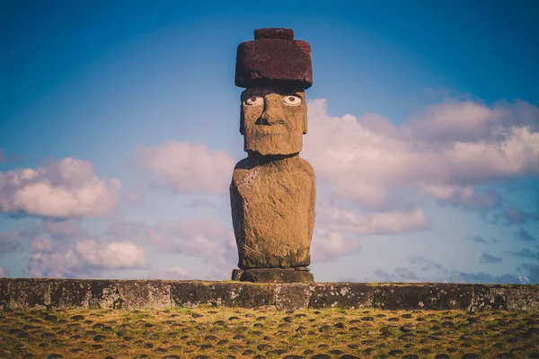 Moai à Ahu Tongariki, île de Pâques, Chili . — Photo