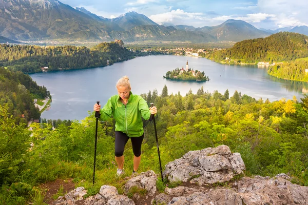 Tracking round Bled Lake in Julian Alps, Slovenia. — Stock Photo, Image