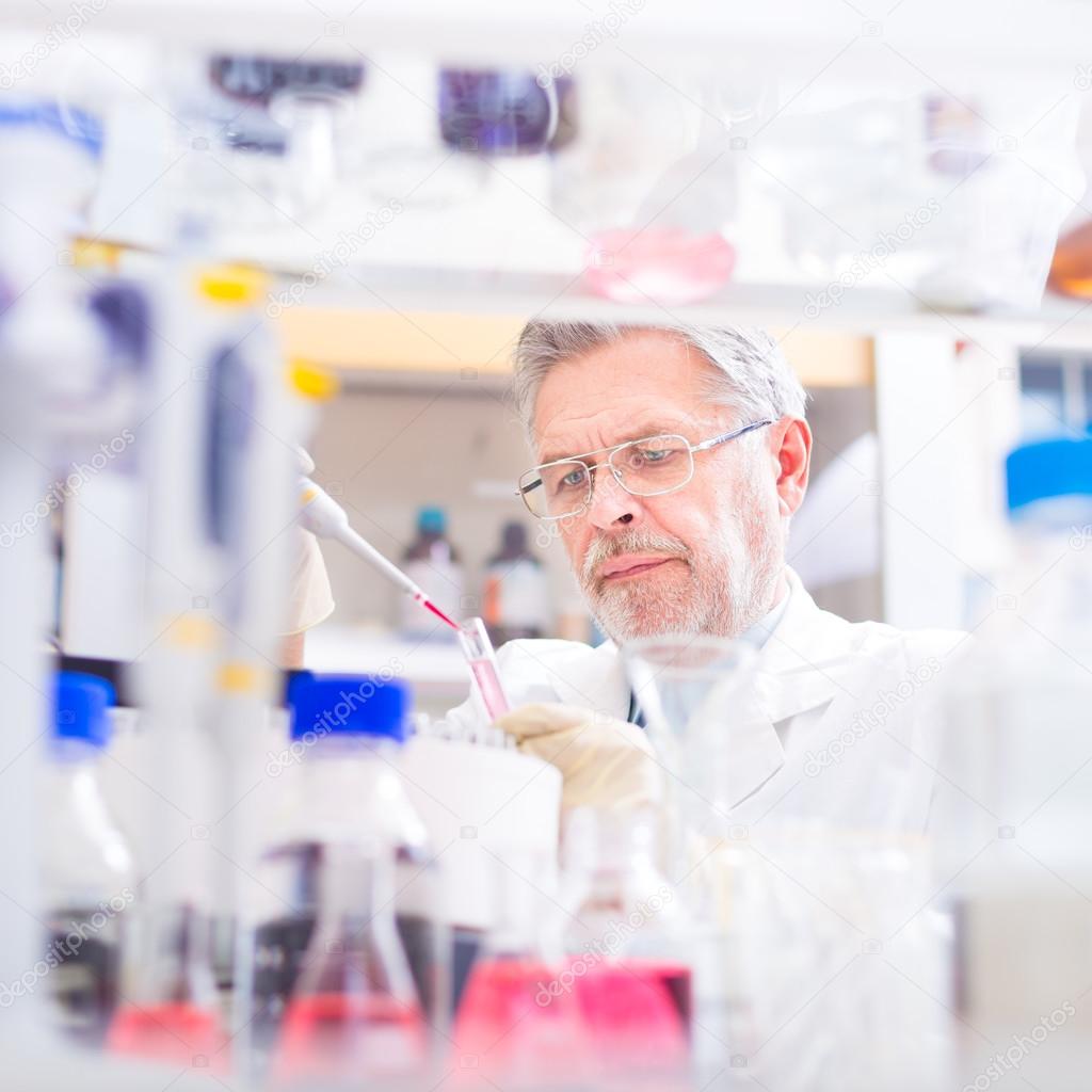 Life scientist researching in the laboratory.