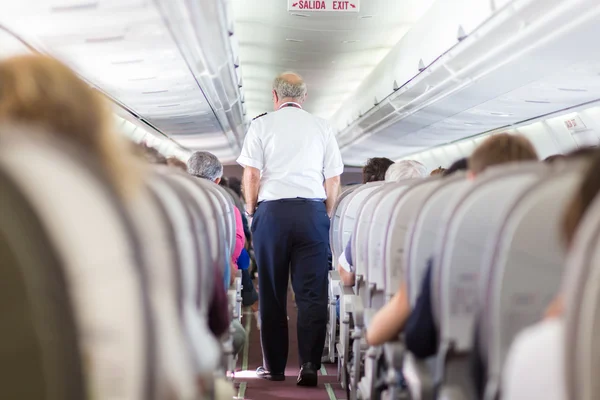 Pilot im Flugzeug. — Stockfoto