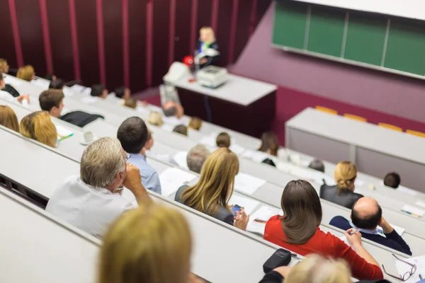 Föreläsning vid universitetet. — Stockfoto