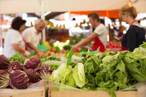 Décrochage du marché aux légumesnövényi piaci bódé. — Stock Fotó