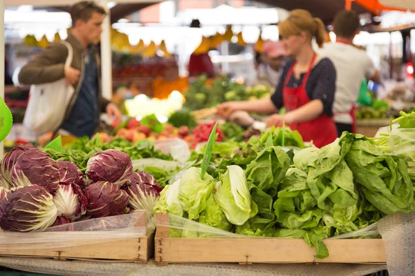 Banco del mercato delle verdure . — Foto Stock