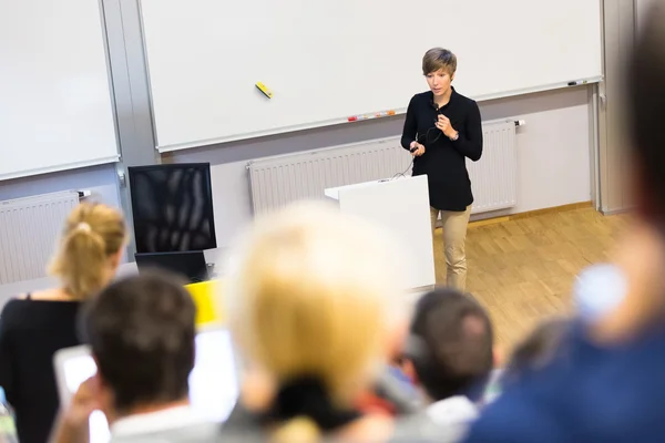 Föreläsning vid universitetet. — Stockfoto