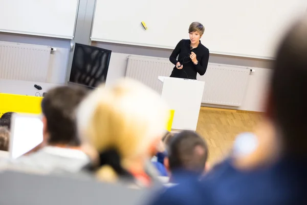 Föreläsning vid universitetet. — Stockfoto