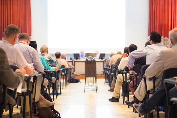 Audiência na sala de conferências. — Fotografia de Stock