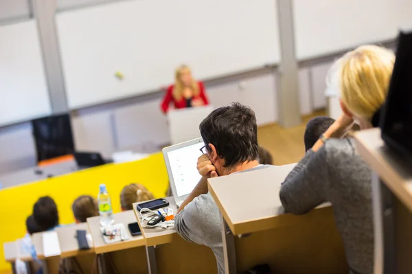 Palestra na universidade. — Fotografia de Stock