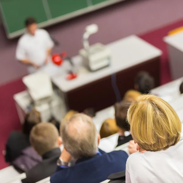 Palestra na universidade. — Fotografia de Stock