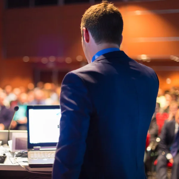 Relatore pubblico alla Business Conference . — Foto Stock