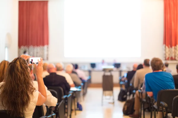 Palestrante na Conferência de Negócios e Apresentação. — Fotografia de Stock