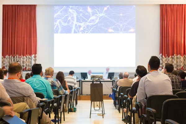 Conférencier à la conférence d'affaires et présentation. — Photo