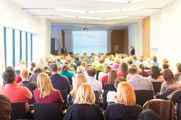 Palestrante na Conferência de Negócios e Apresentação. — Fotografia de Stock