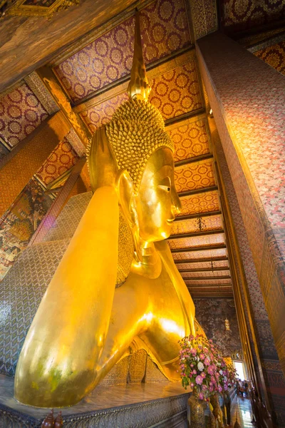 Temple of Reclining Buddha, Bangkok, Thailand. — Stock Photo, Image