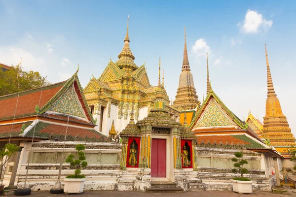 Пагоды храма Ват Пхо в Бангкоке, Таиланд — стоковое фото