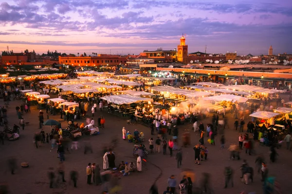 Jamaa el Fna, Marrakesch, Marokko. — Stockfoto