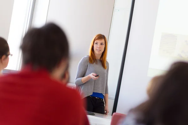 Palestra na universidade. — Fotografia de Stock