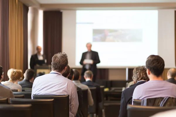 Spreker bij Business Conference en Presentatie — Stockfoto