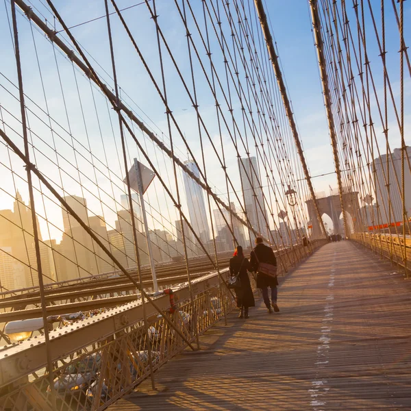 Brooklynský most při západu slunce, New York City. — Stock fotografie