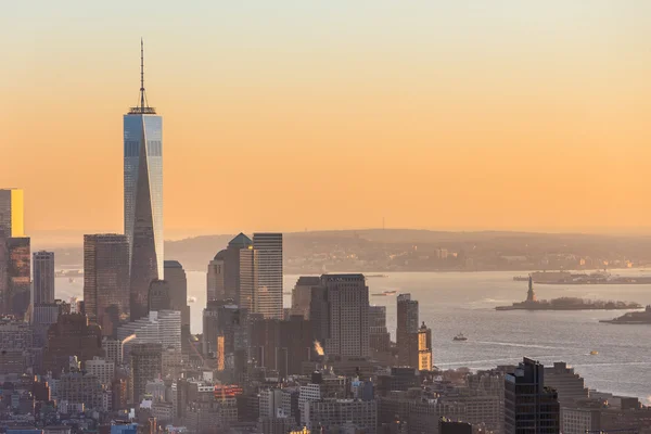 New York City Manhattan Skyline im Sonnenuntergang. — Stockfoto