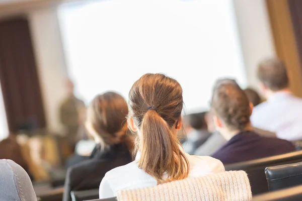 Publiken i föreläsningssalen. — Stockfoto