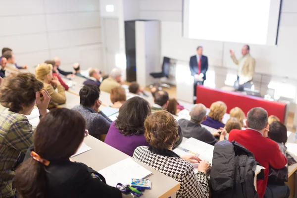 Přednášející na obchodní konferenci a prezentaci. — Stock fotografie