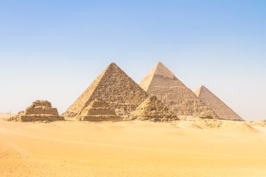 Giza vadisinde büyük piramitler, Kahire, Mısır